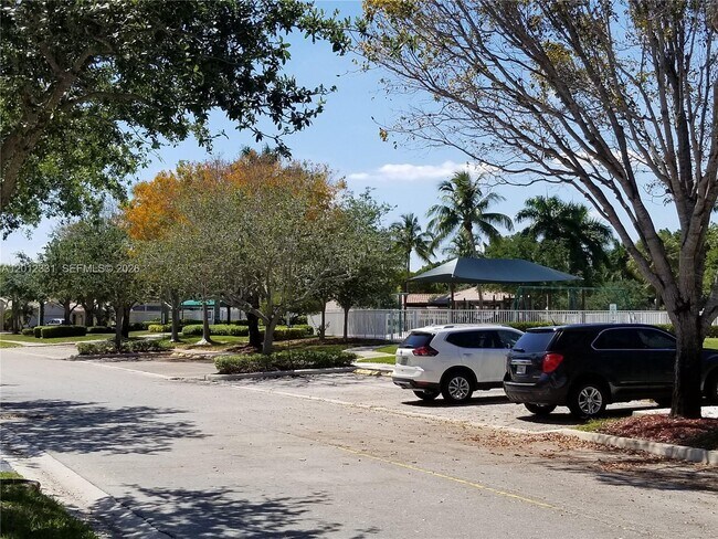 Building Photo - 1527 Palermo Dr