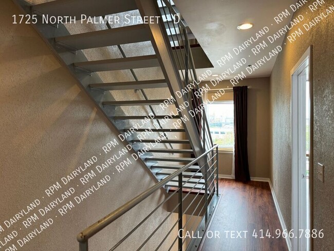 Building Photo - Stunning Brewer's Hill Townhome, 5 floors,...