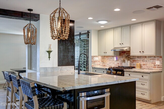 Building Photo - 2016 E State Ave