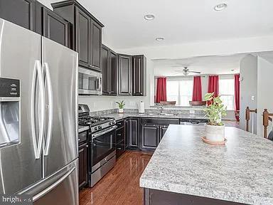 Building Photo - 40 Village Green Ln