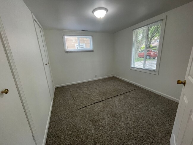 Building Photo - Renovated 3bed/1bath