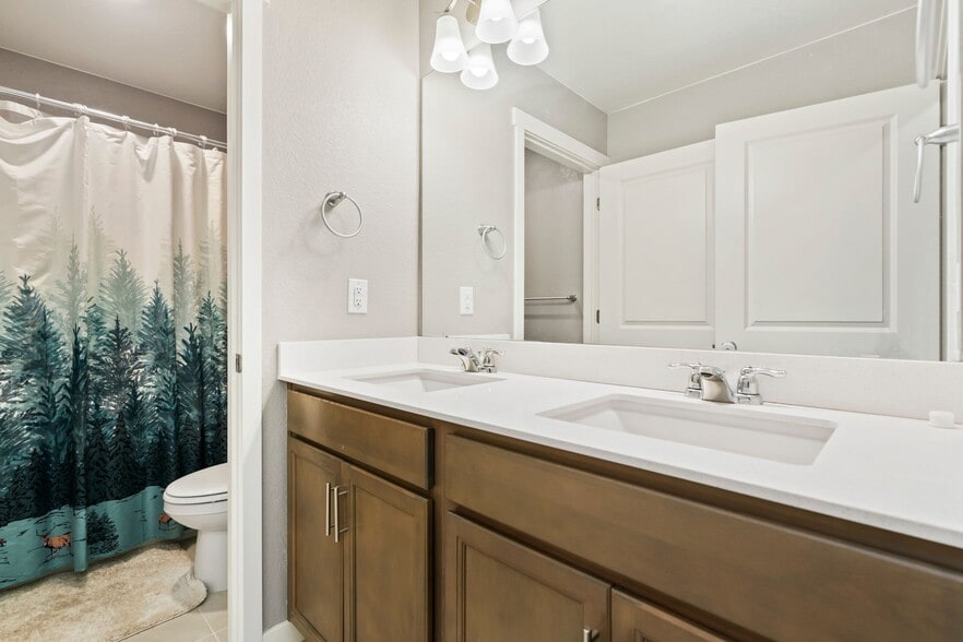 Building Photo - 1808 Hydrangea Dr