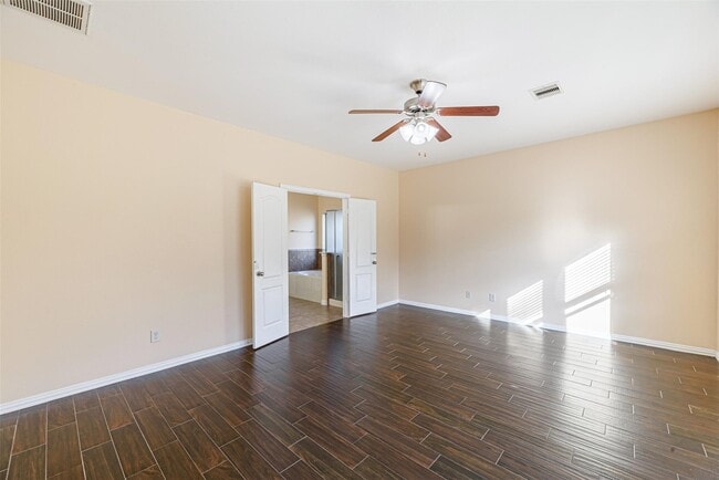 Building Photo - 9919 Kendahlwood Ln