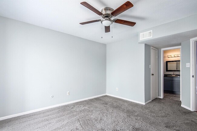 Building Photo - 3085 Walnut Bend Ln