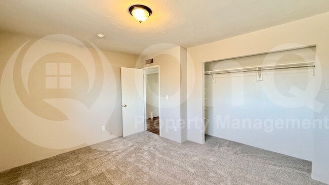Building Photo - 326 E Harmony Ave