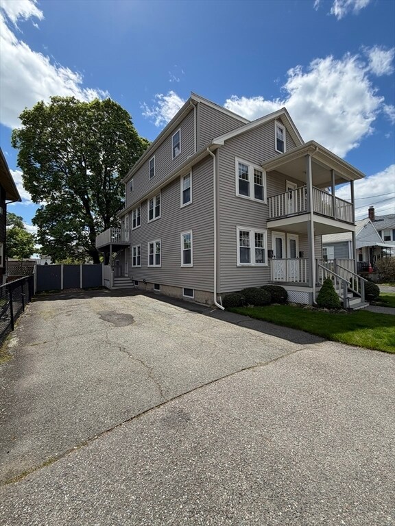 Building Photo - 58 Dix St