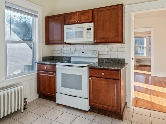 Building Photo - 270 Lovell St