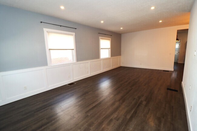 Building Photo - 120 S Court St