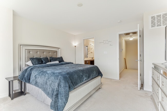 Building Photo - 116 Zenith Loop