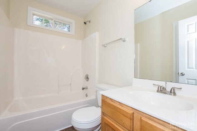 Building Photo - 10437 Hugue Way