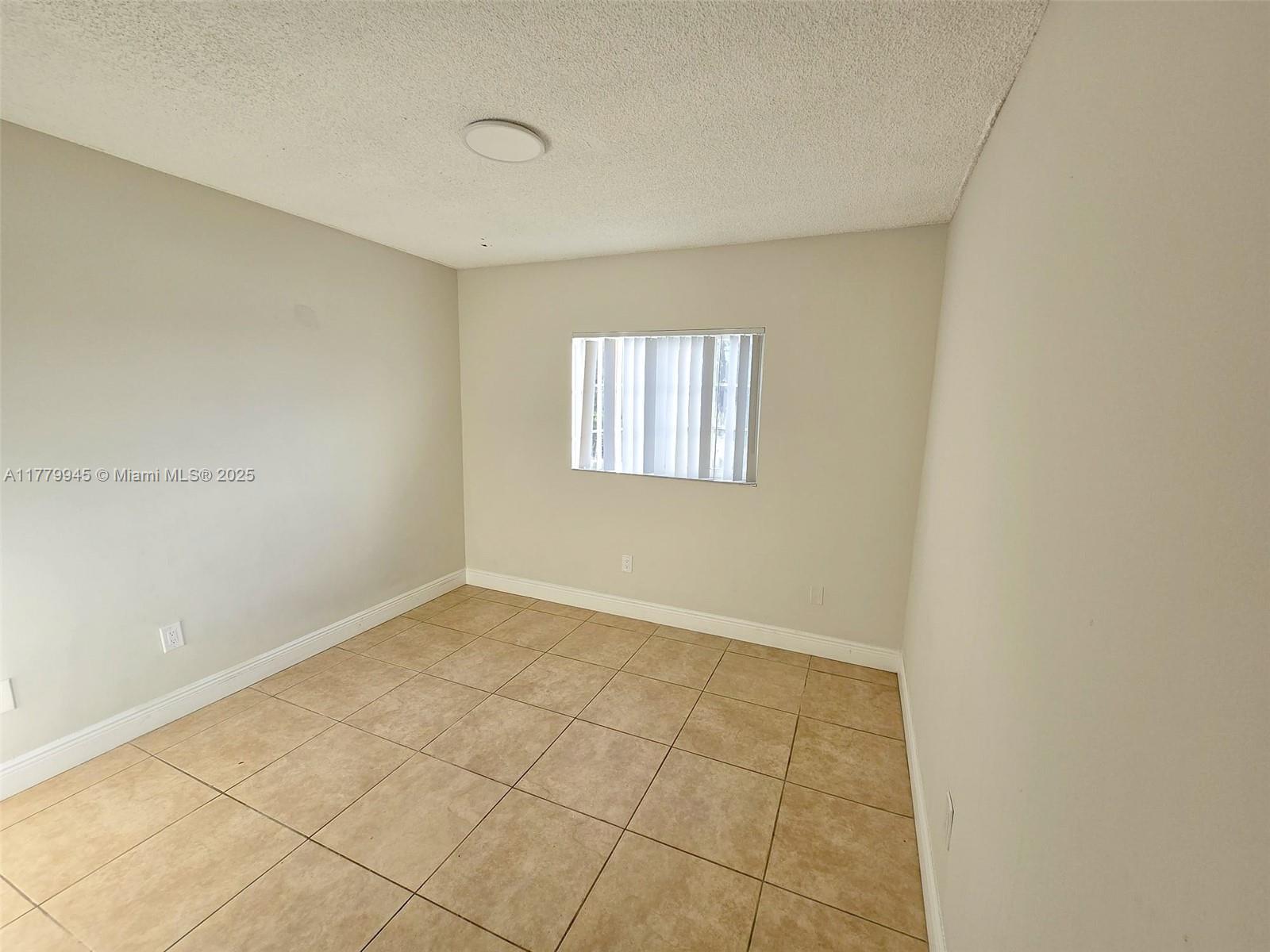 Building Photo - 3690 N 56th Ave