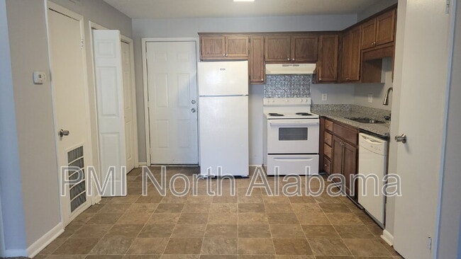 Building Photo - 1221 Grant St SE