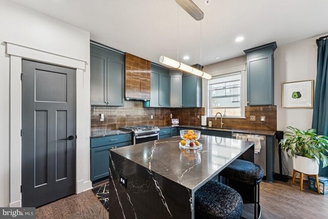 Building Photo - 1333 Eastern Ave NE