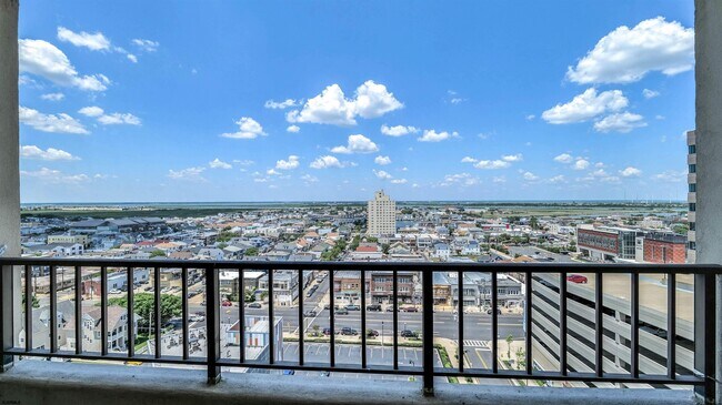 Building Photo - 3851 Boardwalk