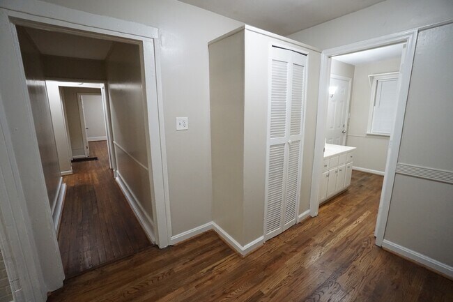 Building Photo - 1194 Birmingham St