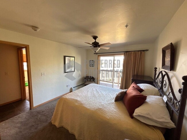 Building Photo - 3335 Columbine Dr