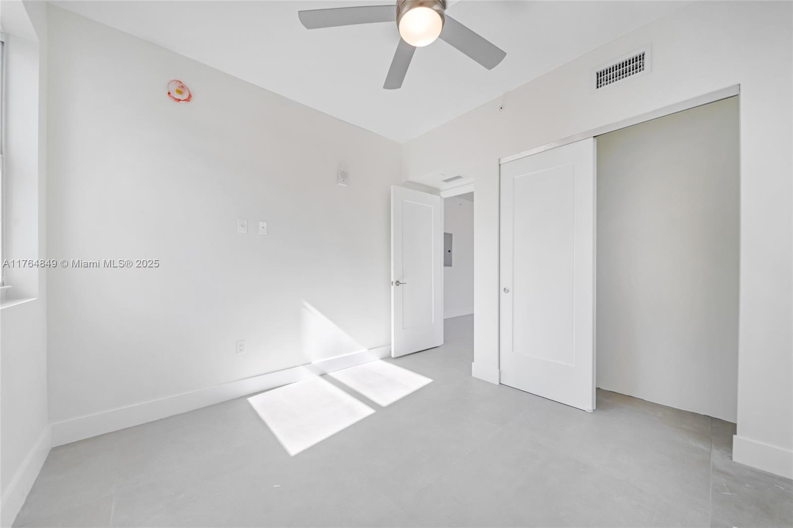 Building Photo - 1536 NW 15th Ave