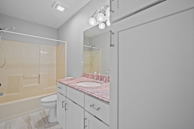 Building Photo - Open floor plan with 2 primary suites. Ava...