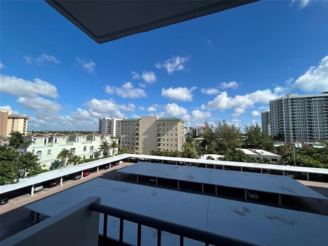 Building Photo - 405 N Ocean Blvd