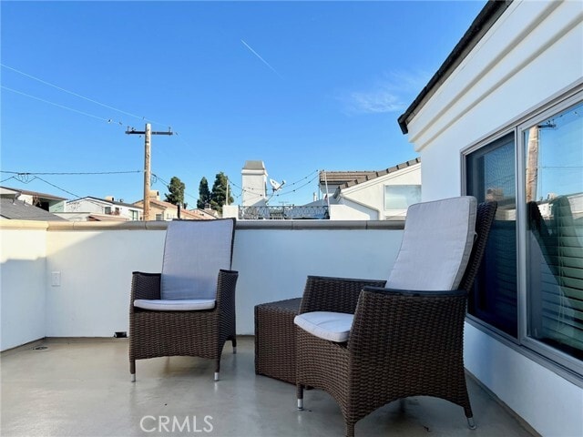 Building Photo - 601 Poinsettia Ave