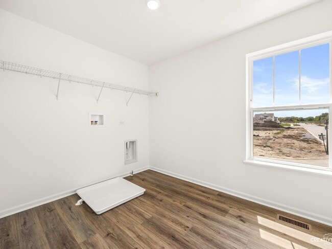 Building Photo - 421 Hathaway Ln
