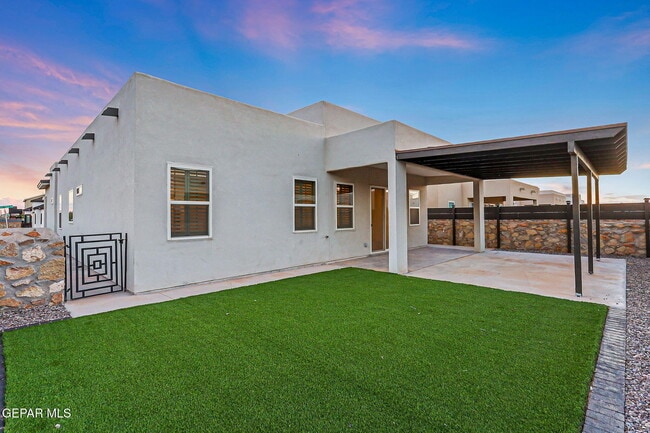 Building Photo - 12365 Desert Pine Ave
