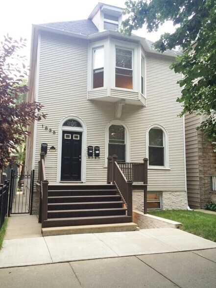 Building Photo - 1835 W Addison St