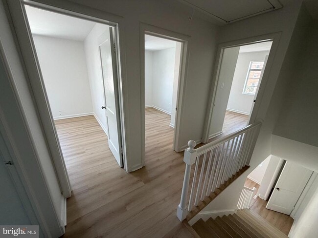 Building Photo - 1304 S Walter Reed Dr