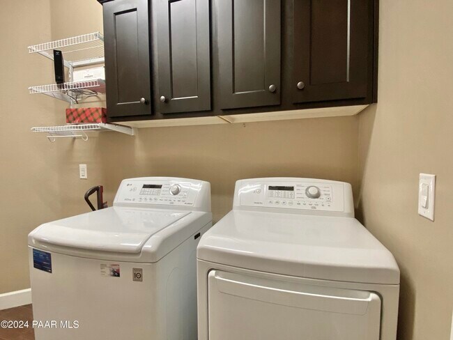Building Photo - 1553 Range View Cir
