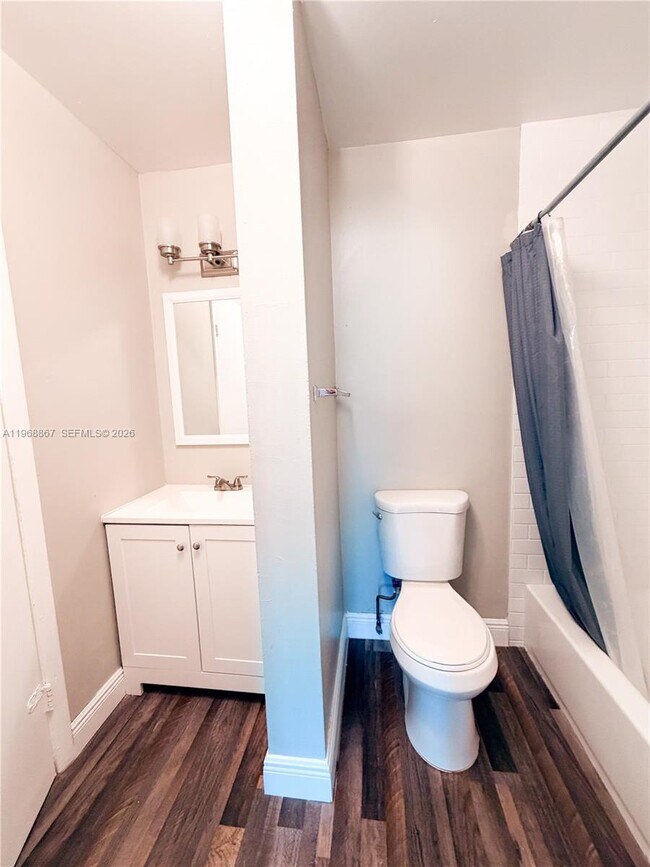 Building Photo - 4280 Woodside Dr