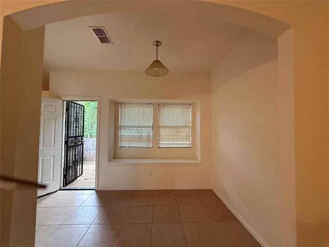 Building Photo - 216 Creek Cove Dr