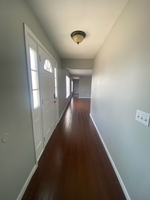 Building Photo - 27630 Baroni Rd