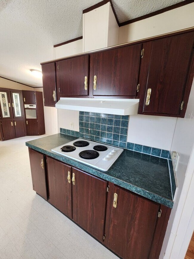 Building Photo - 15 Wilma Ln