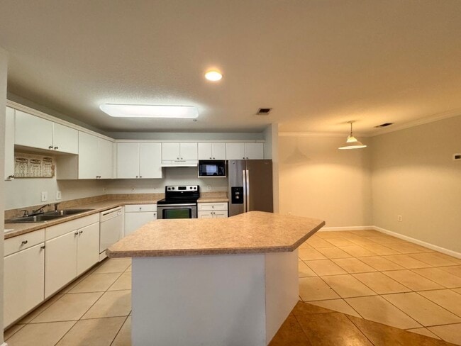 Building Photo - 3591 Kernan Blvd S