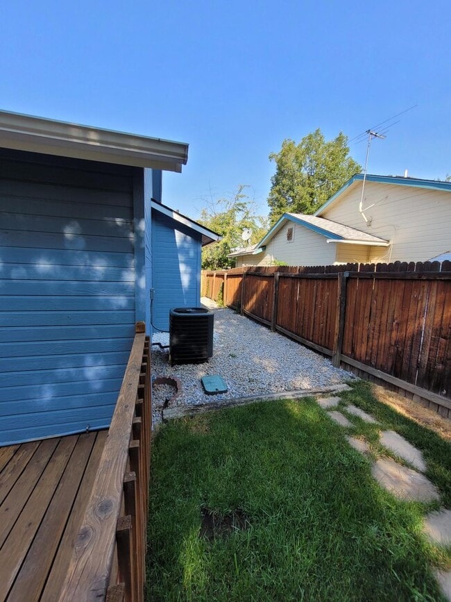 Building Photo - Cozy Home in Columbia Village!
