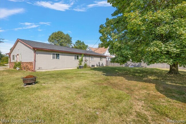 Building Photo - 1014 Kelley St