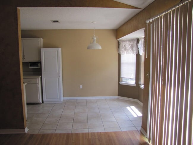 Building Photo - 4803 Young Rd