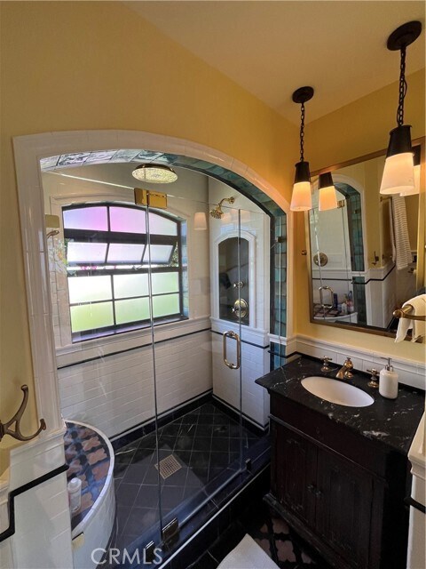 Building Photo - 845 Temple Hills Dr