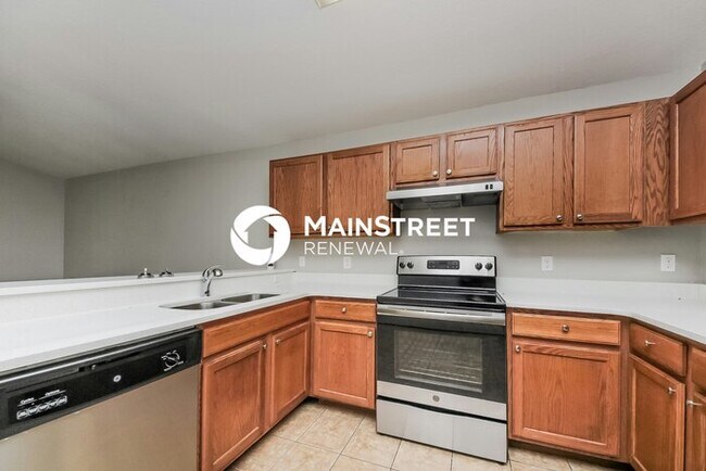 Building Photo - 3 Bedroom Pet-Friendly Home in Ocoee, FL with Main Street Renewal