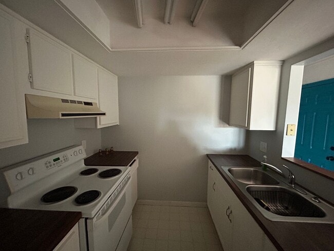 Building Photo - 2/2 In Green Leaf