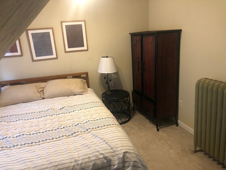 Bedroom - 1615 N 60th St