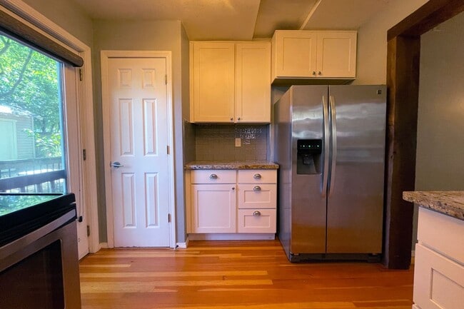 Building Photo - Charming Kenton Bungalow with Large Fenced...