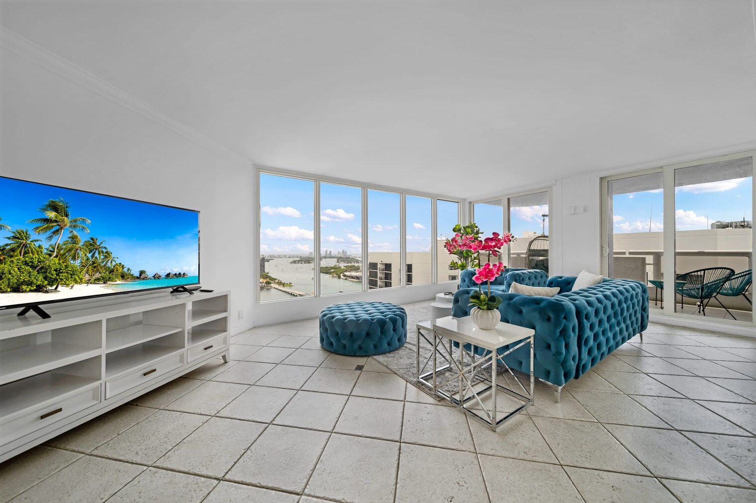 Building Photo - 1717 N Bayshore Dr