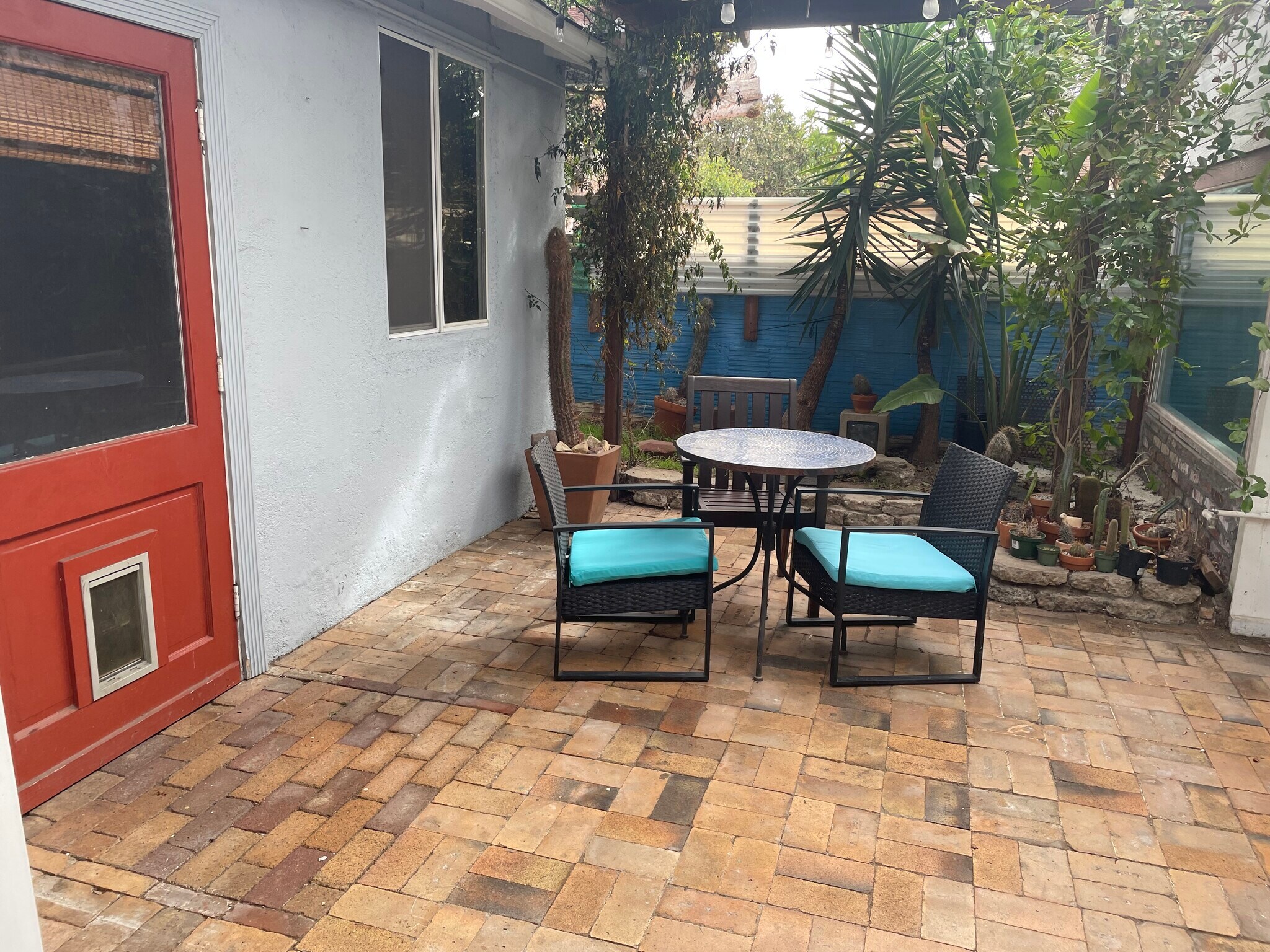 Building Photo - 3554 Colonial Ave