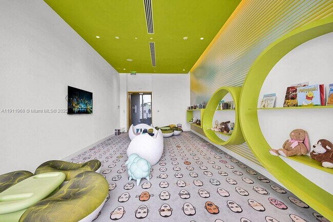 Building Photo - 501 NE 31st St