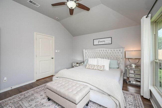 Building Photo - 10911 Overland Trail Dr