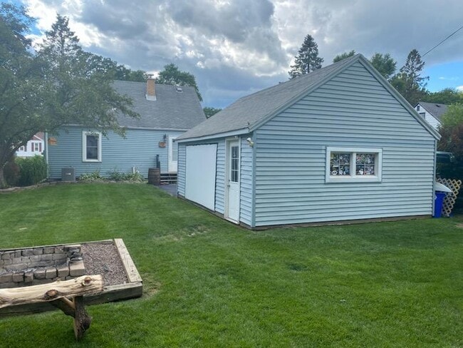 Building Photo - 1160 Georges Ave