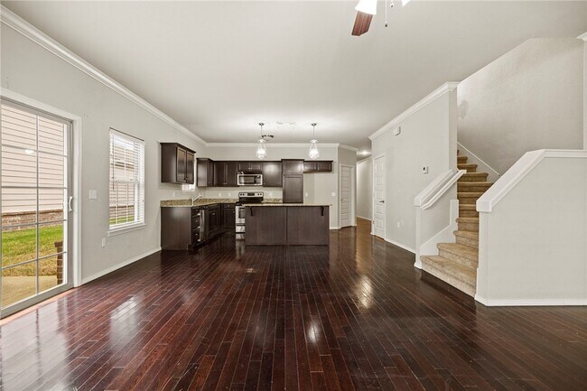 Building Photo - 614 N Keats Dr