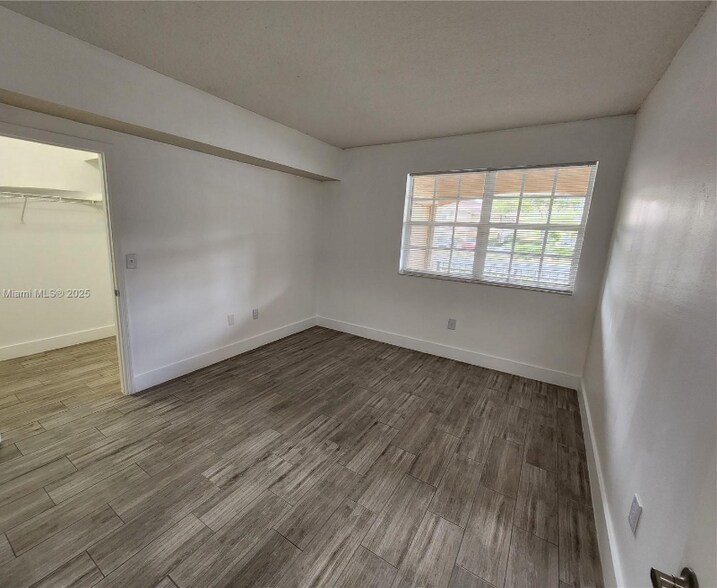 Building Photo - 201 SW 116th Ave