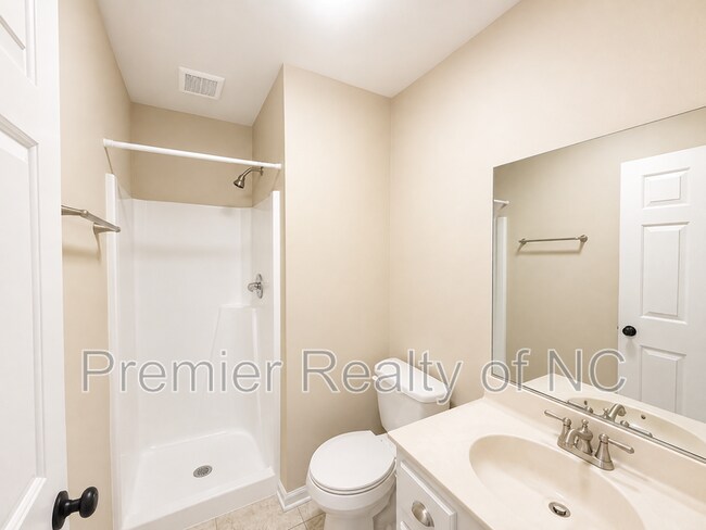 Building Photo - 5020 Thoroughbred Ln